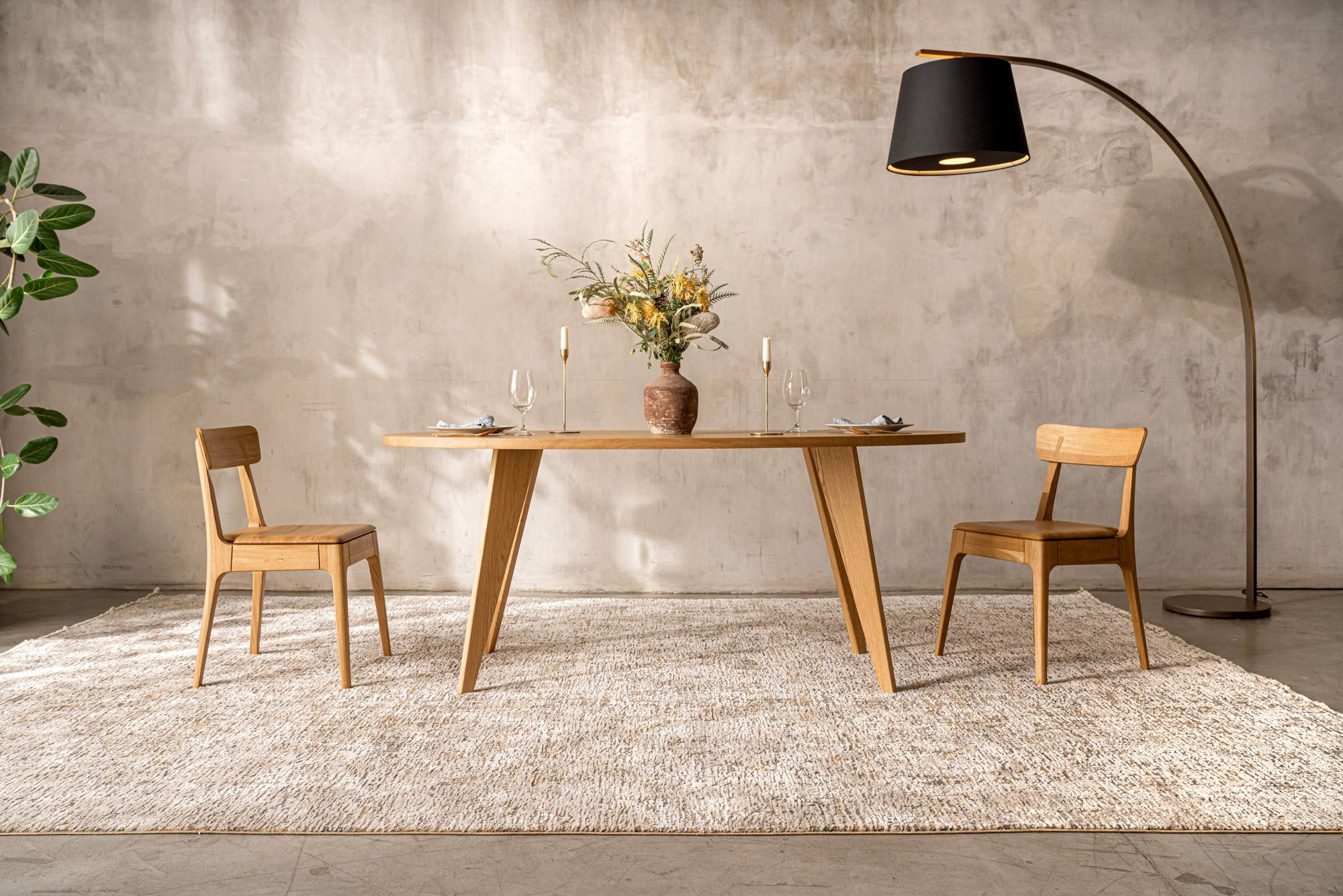 AMBER Oval | Esstisch