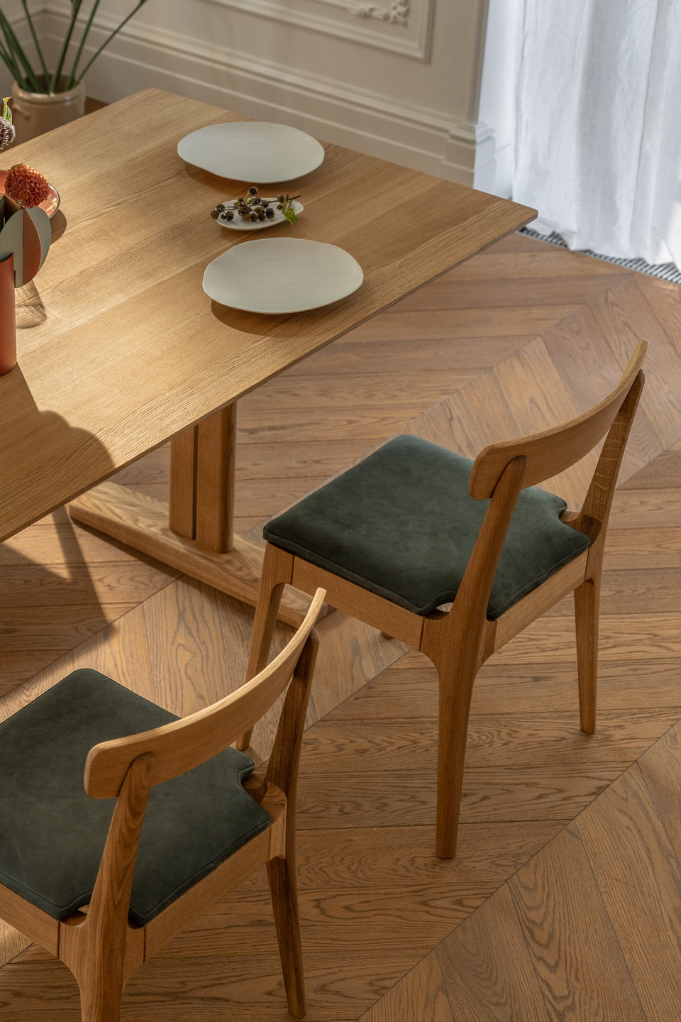 Entworfen, um sowohl klassische als auch moderne Interieurs zu ergänzen.