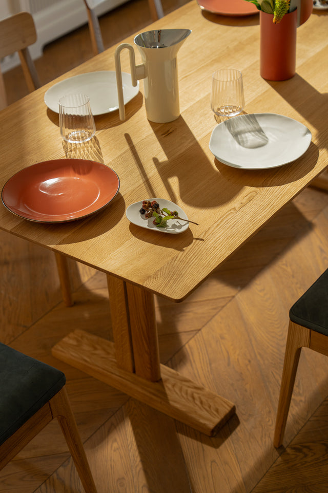 KAT | Esstisch image 4