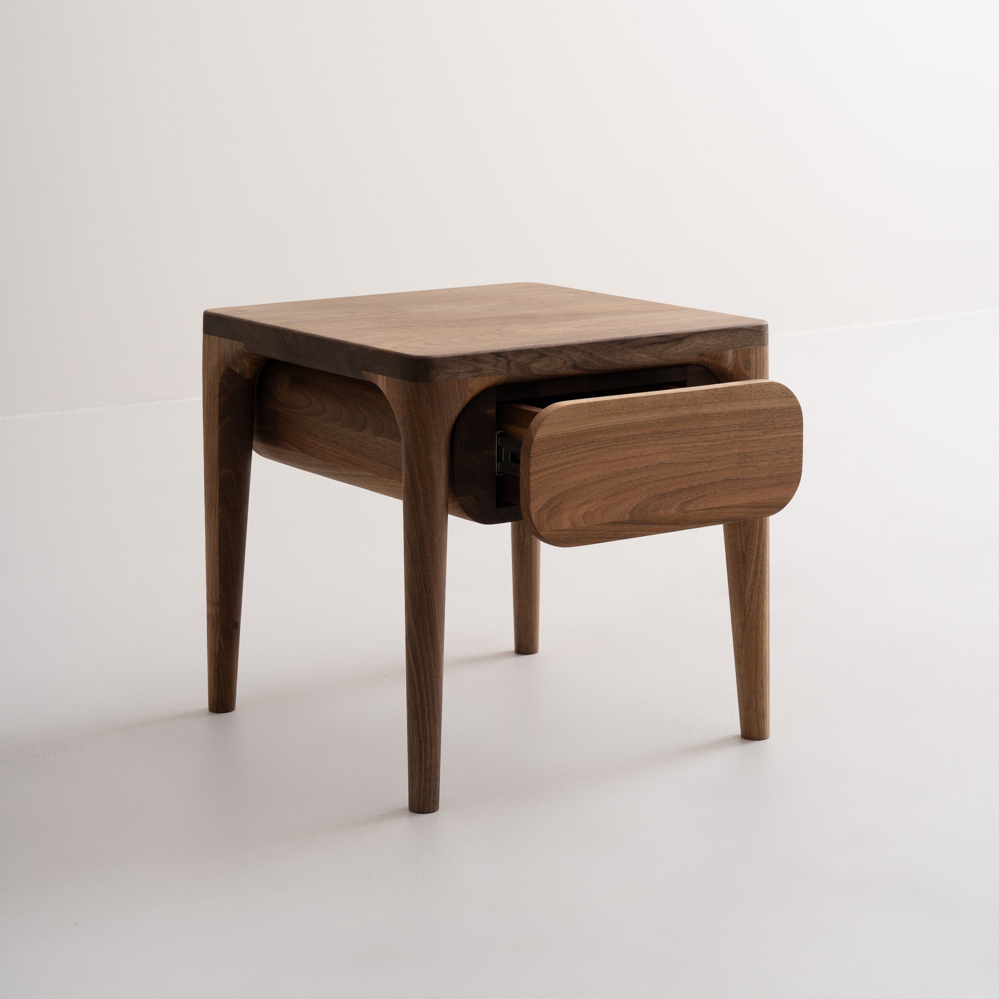 LÜNA | Side Table