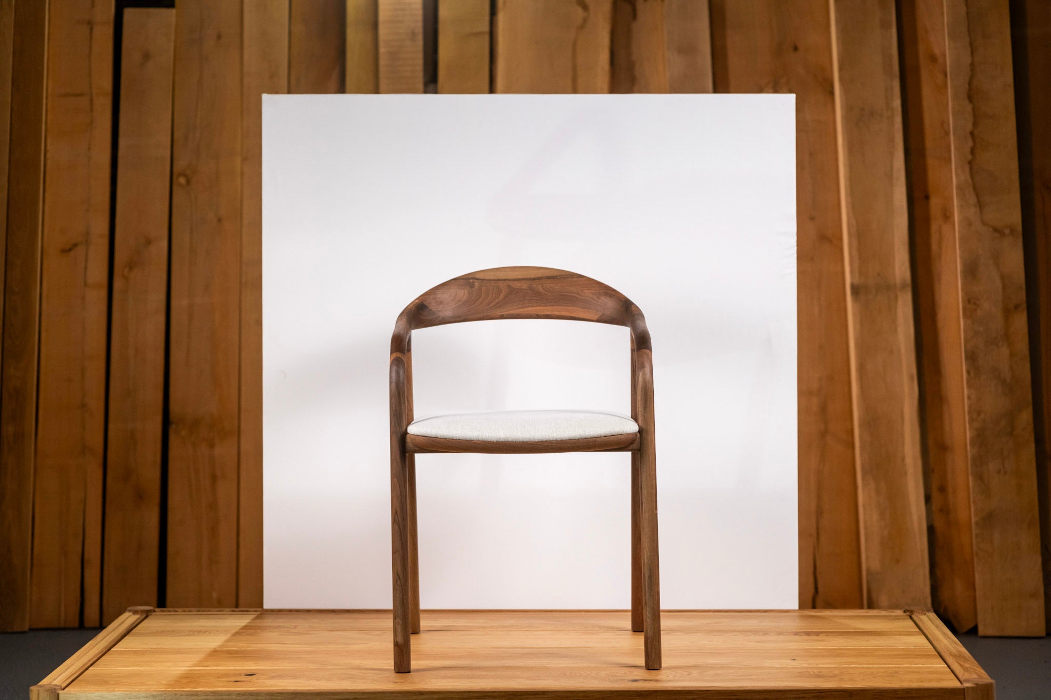 LELA | Stuhl aus Nussbaum image 18