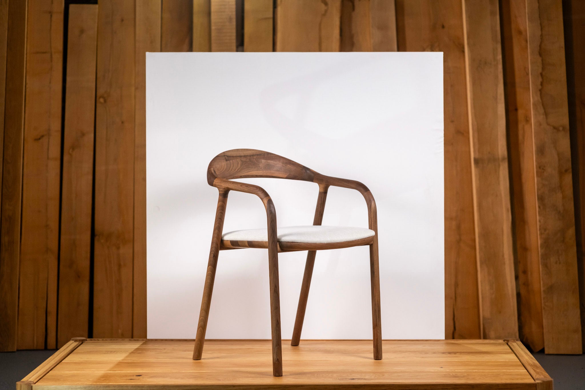 LELA | Stuhl aus Nussbaum image 19