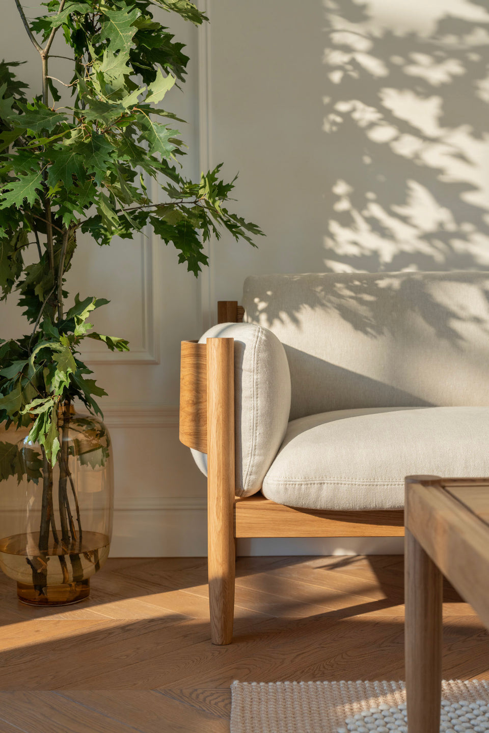 Revêtement sur mesure en lin ou en cuir italien.