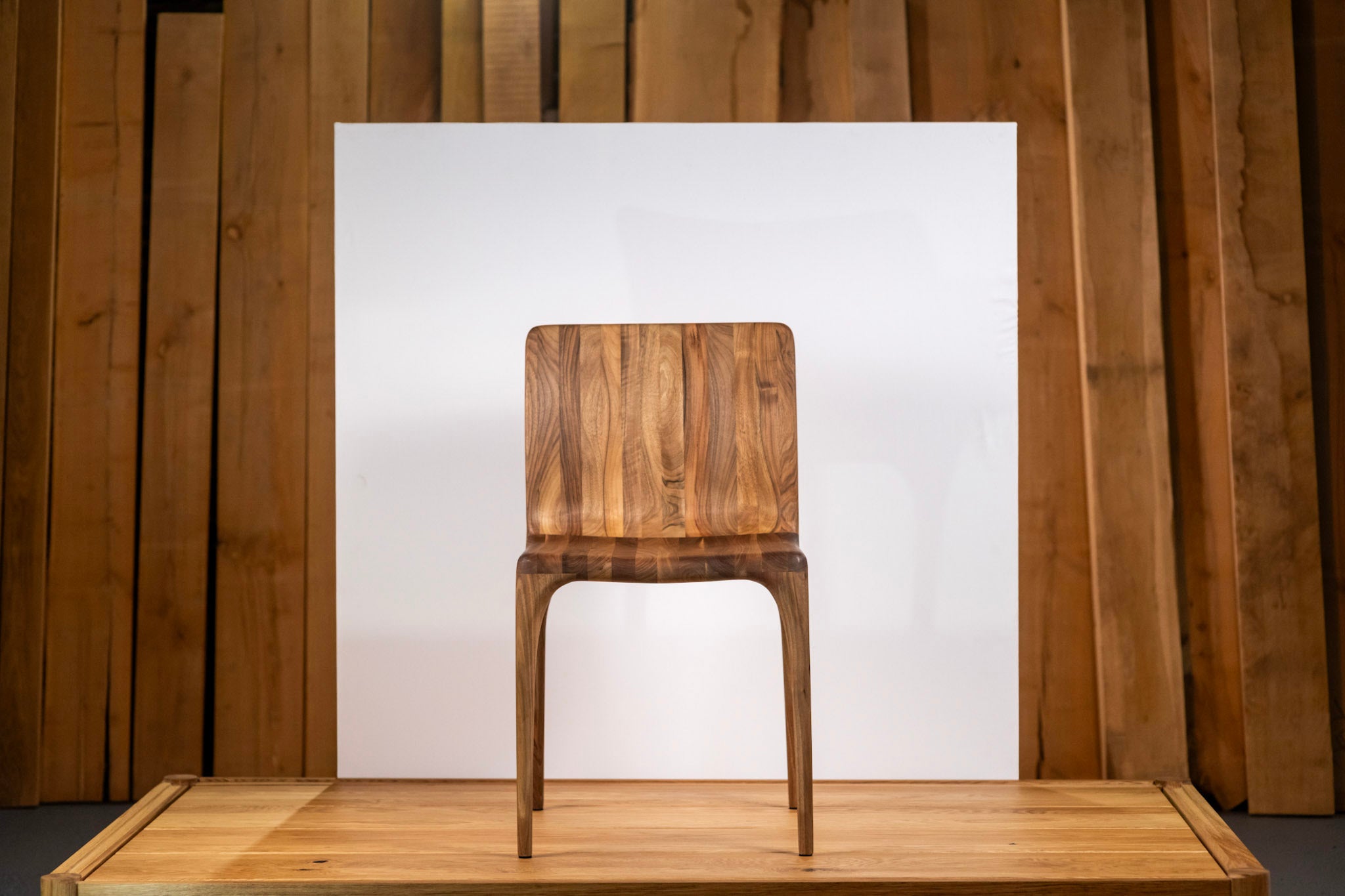 LÜNA | Stuhl aus Nussbaum image 4