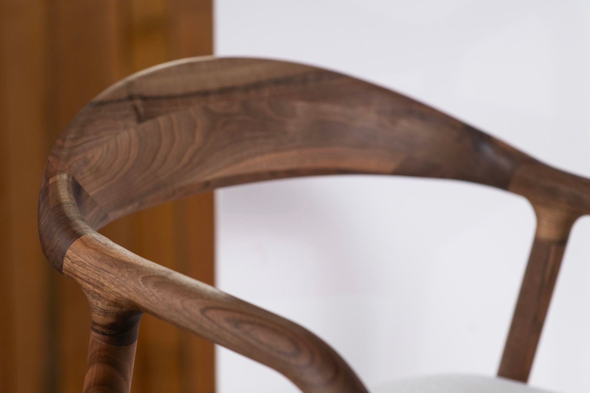 LELA | Stuhl aus Nussbaum image 21