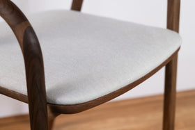 LELA | Stuhl aus Nussbaum image 22