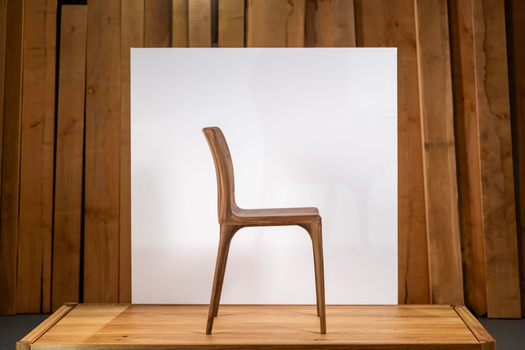 LÜNA | Stuhl aus Nussbaum image 6