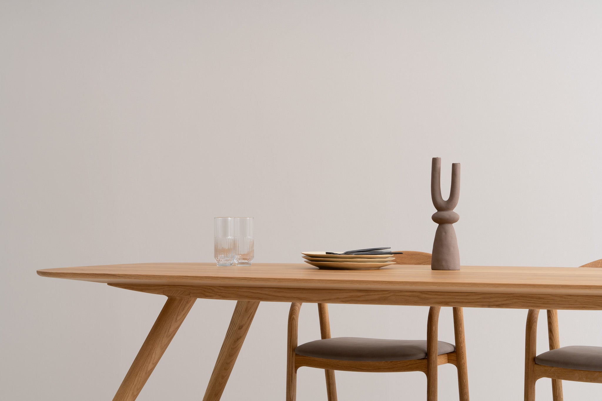 TAVI | Esstisch image 40