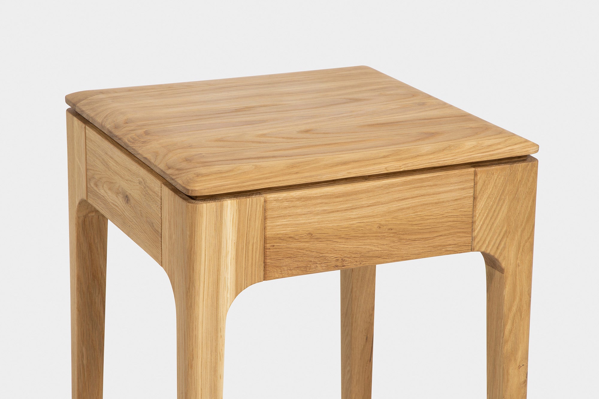 Handgerfertigter Holzhocker | CAROLINA Hocker aus Eiche-Hardman Design