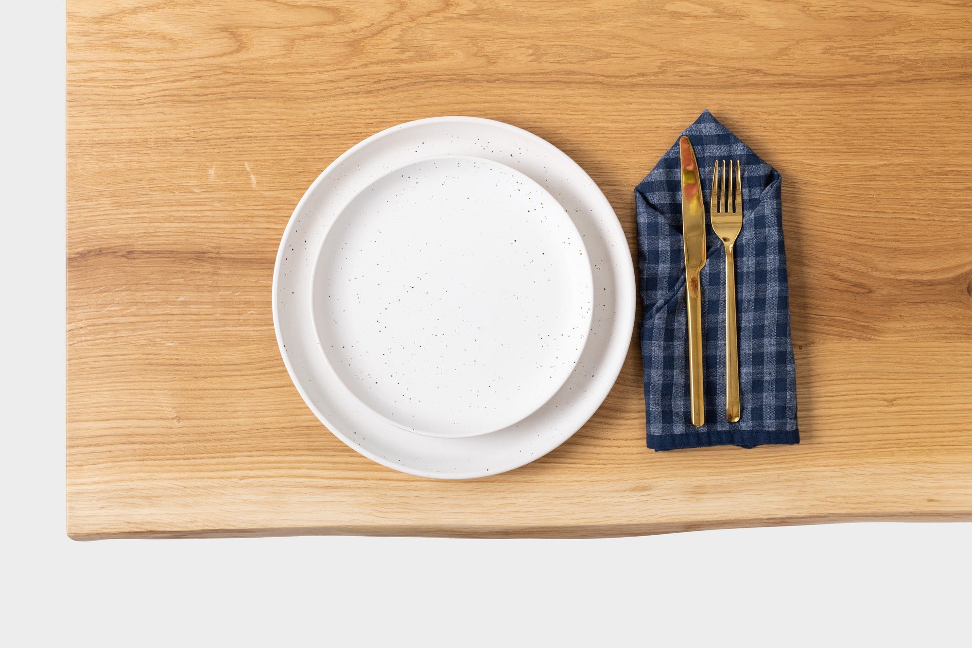 MILANO | Table à manger Live Edge avec plateau en chêne et pieds en acier